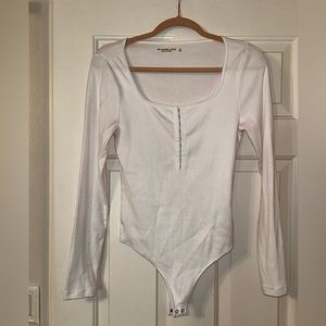 White Abercrombie scoopneck button up bodysuit